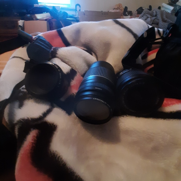 Cannon rebel T3i with case - Picture 3 of 4